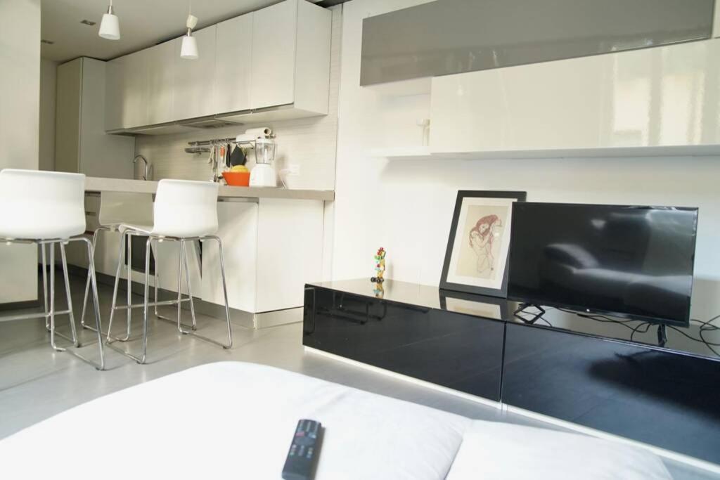 Urban House - Nice Loft Navigli Milan Center エクステリア 写真